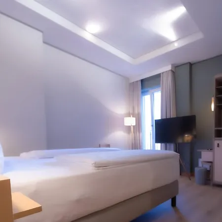 호텔 Bleibtreu By Golden Tulip 4*