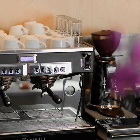 Отель Bleibtreu By Golden Tulip 4*