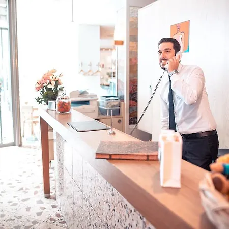 Отель Bleibtreu By Golden Tulip 4*