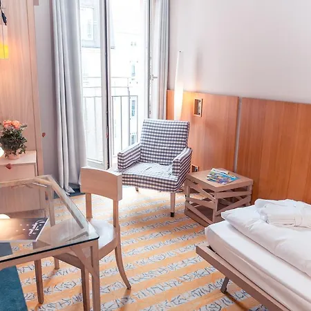 Отель Bleibtreu By Golden Tulip 4*