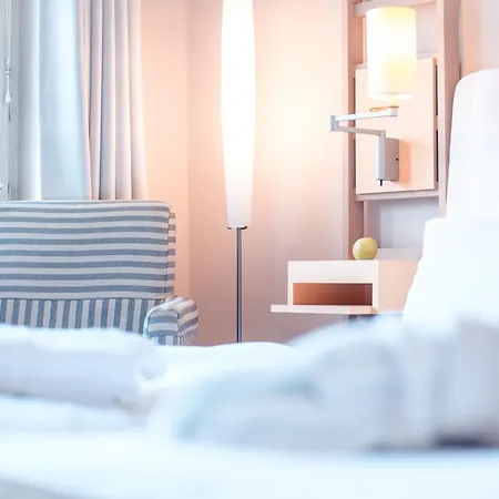 ホテル ブライブトロイ バイ ゴールデン チューリップ