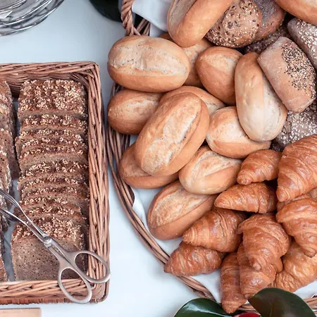 ホテル ブライブトロイ バイ ゴールデン チューリップ