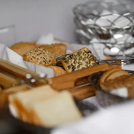 Bleibtreu By Golden Tulip 4*