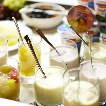 ブライブトロイ バイ ゴールデン チューリップ ホテル